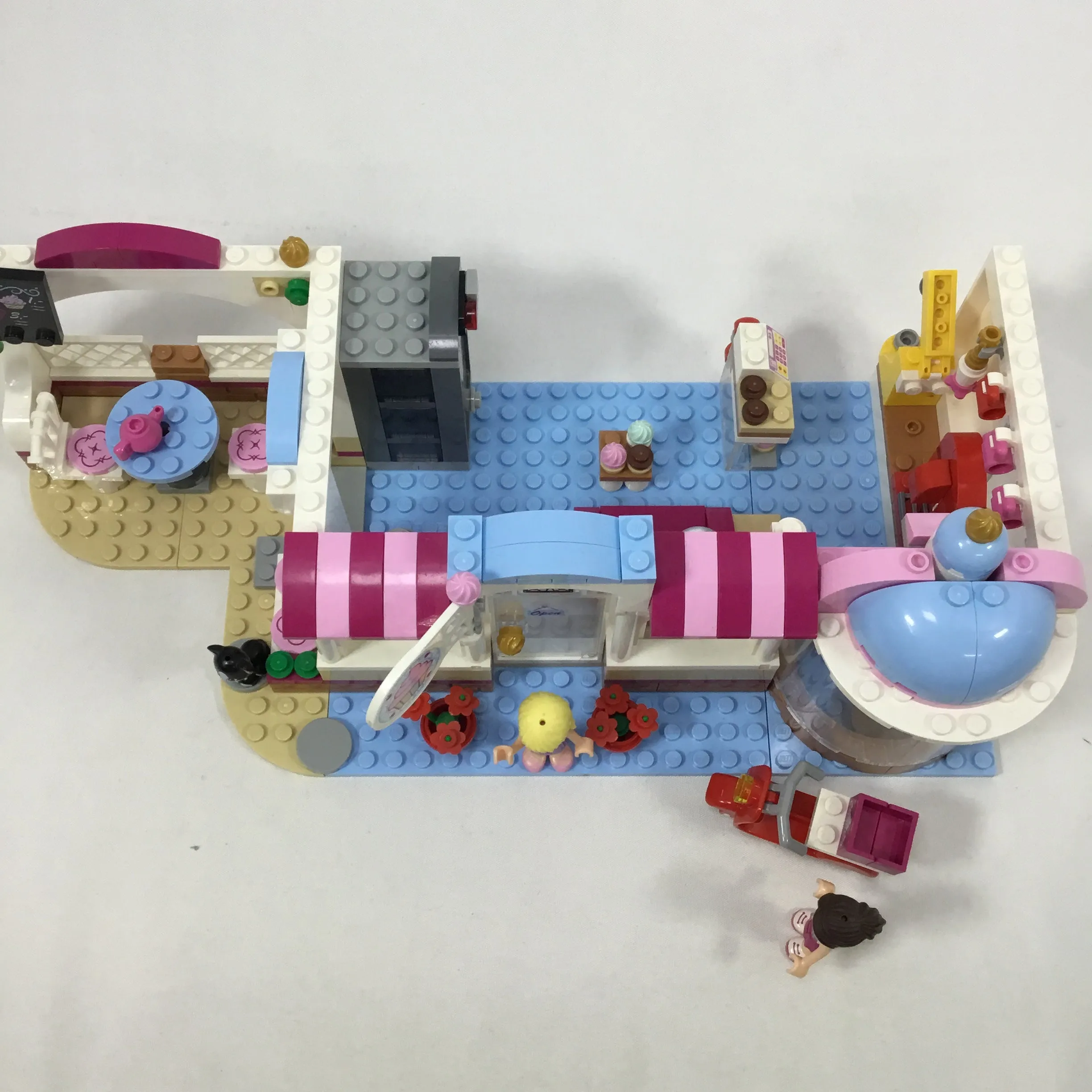 41119 Heartlake Cupcake Cafe (Pre-Owned)