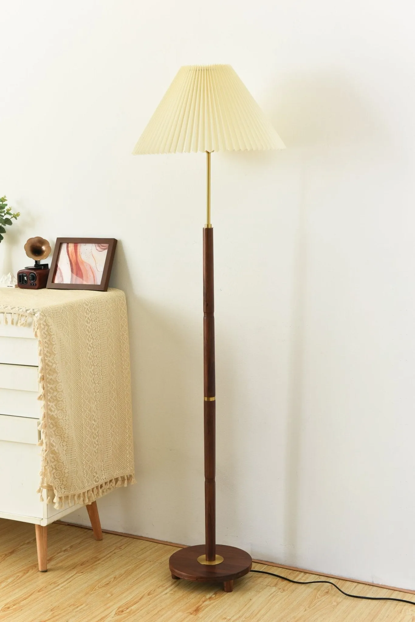 Axya Vintage Pleated Floor Lamp