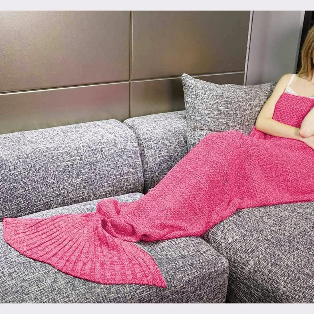 BonZeal Large 195 x 95cm Pack of 1 Woollen Knitted Pink Mermaid Fish Tail Blanket for Winter