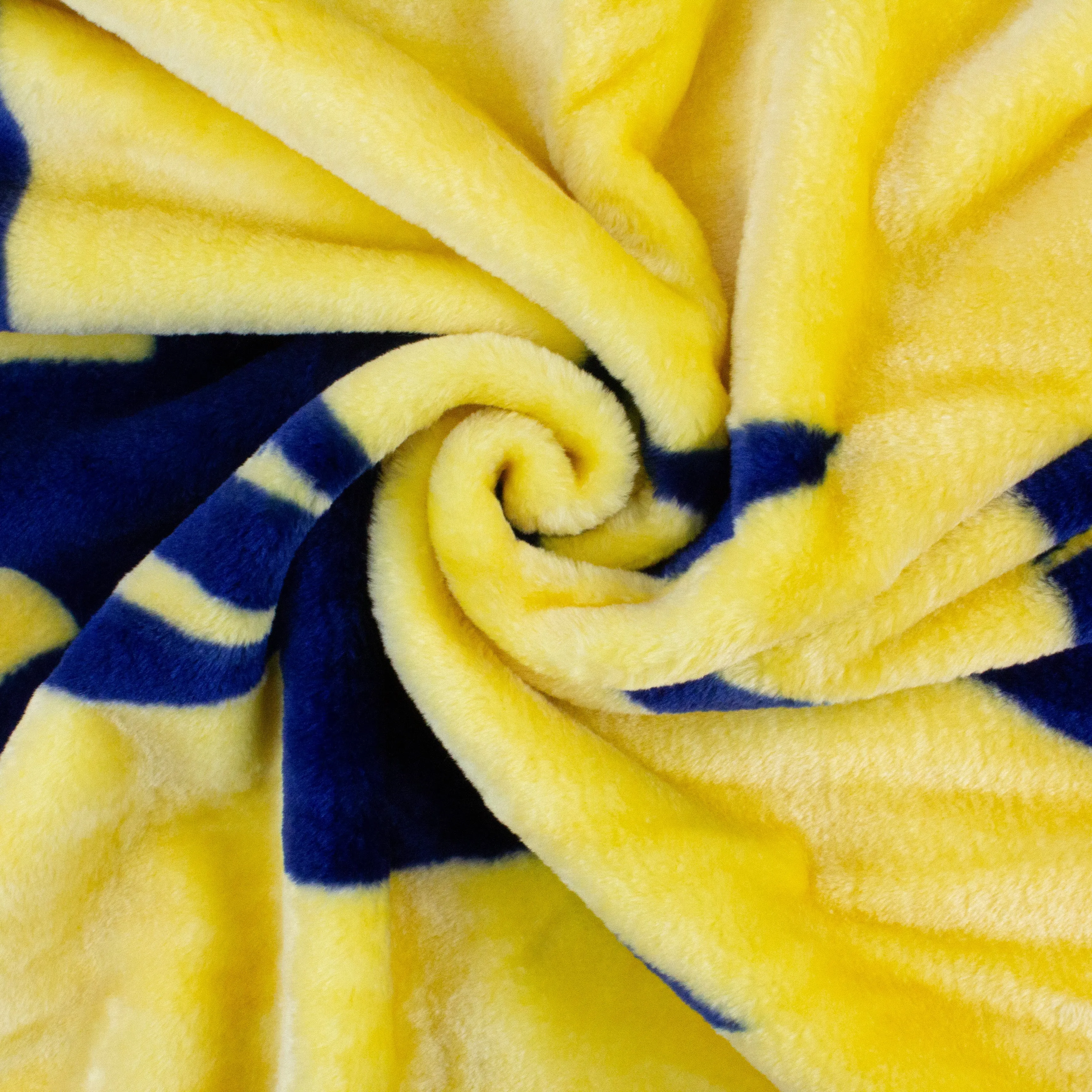 Michigan Wolverines Plush Throw Blanket, Bedspread, 86" x 63"