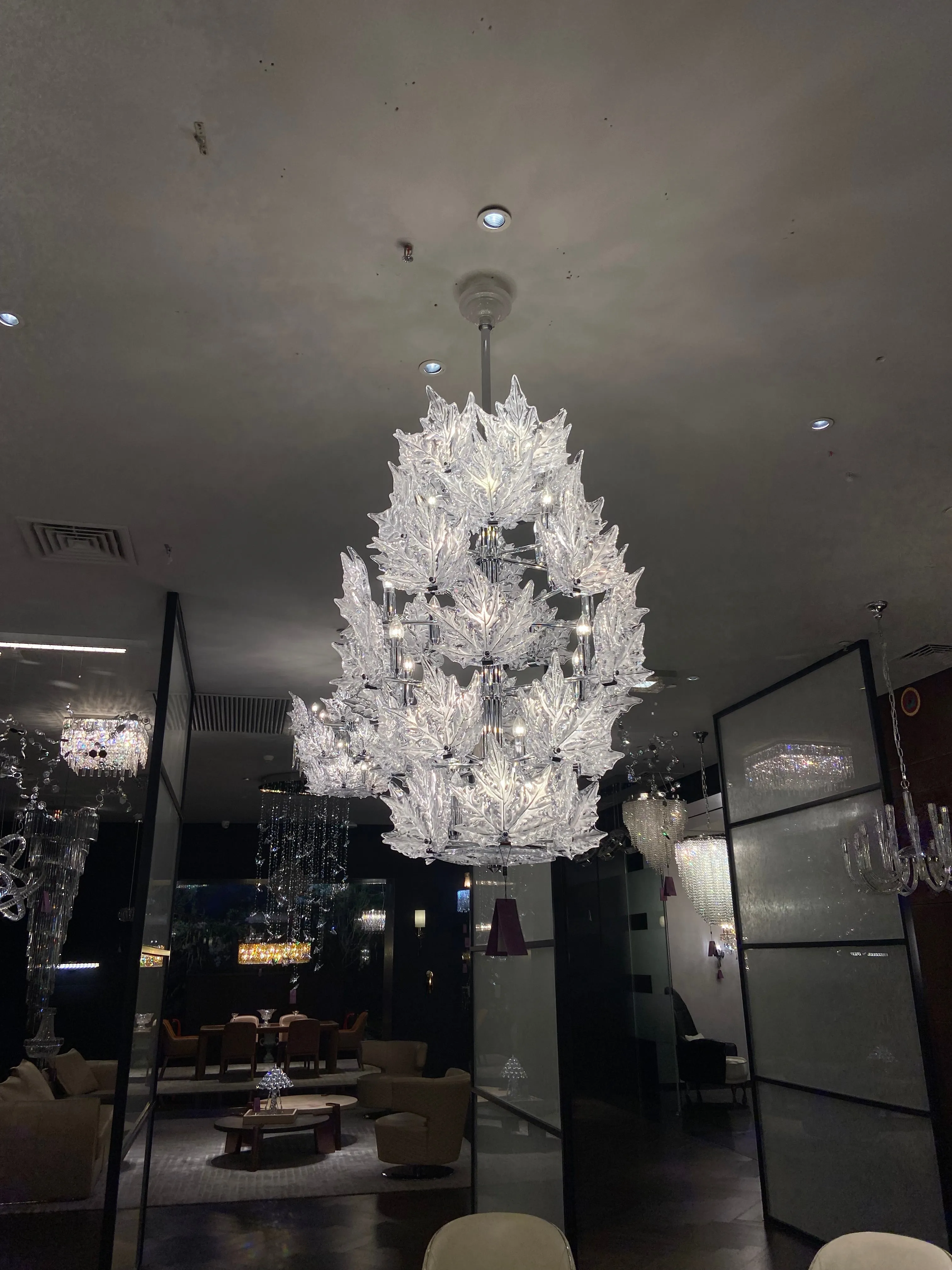 Modern Creative Clear Crystal Maple Leaf Chandelier for Living Room/Bedroom