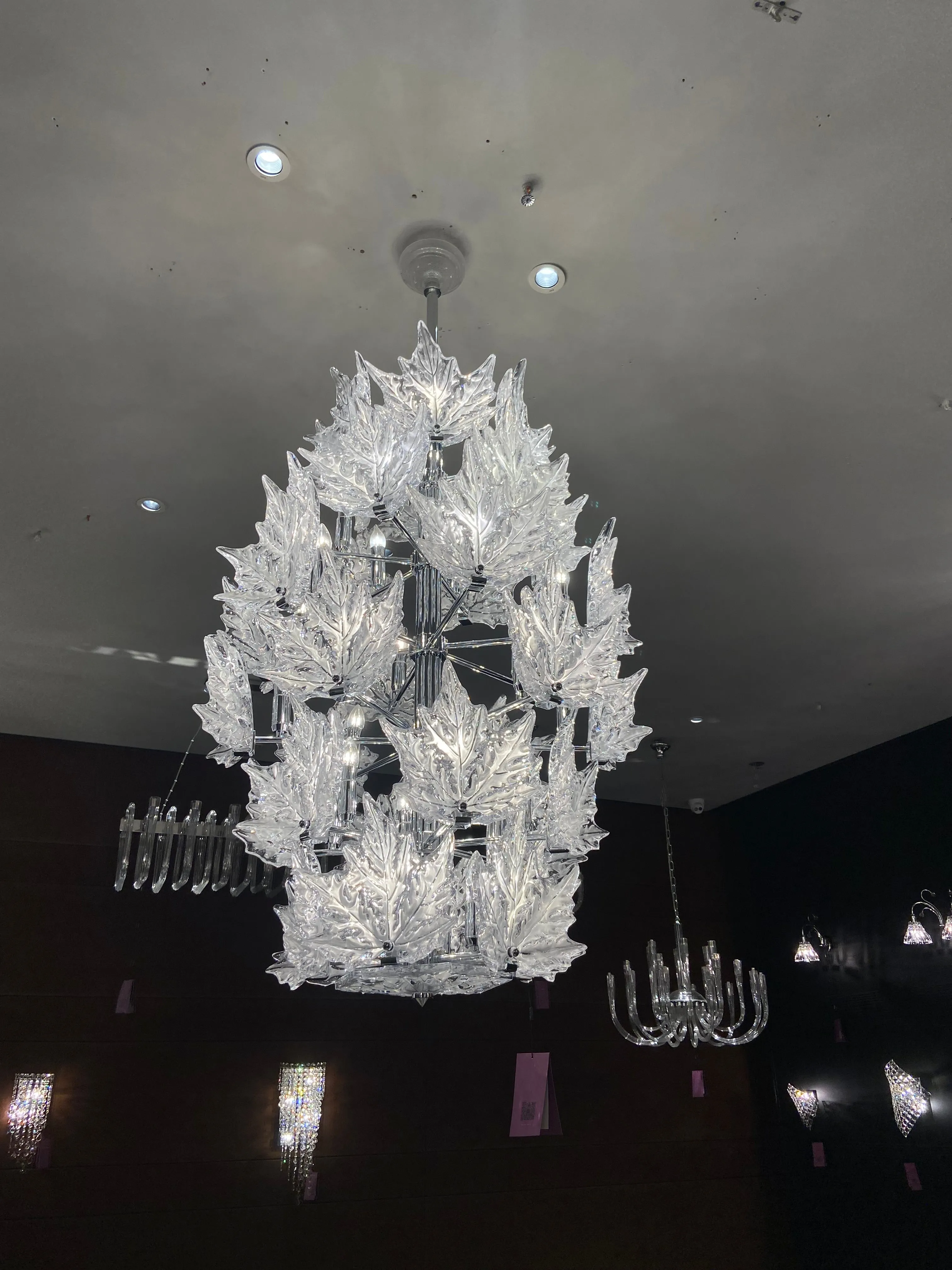 Modern Creative Clear Crystal Maple Leaf Chandelier for Living Room/Bedroom