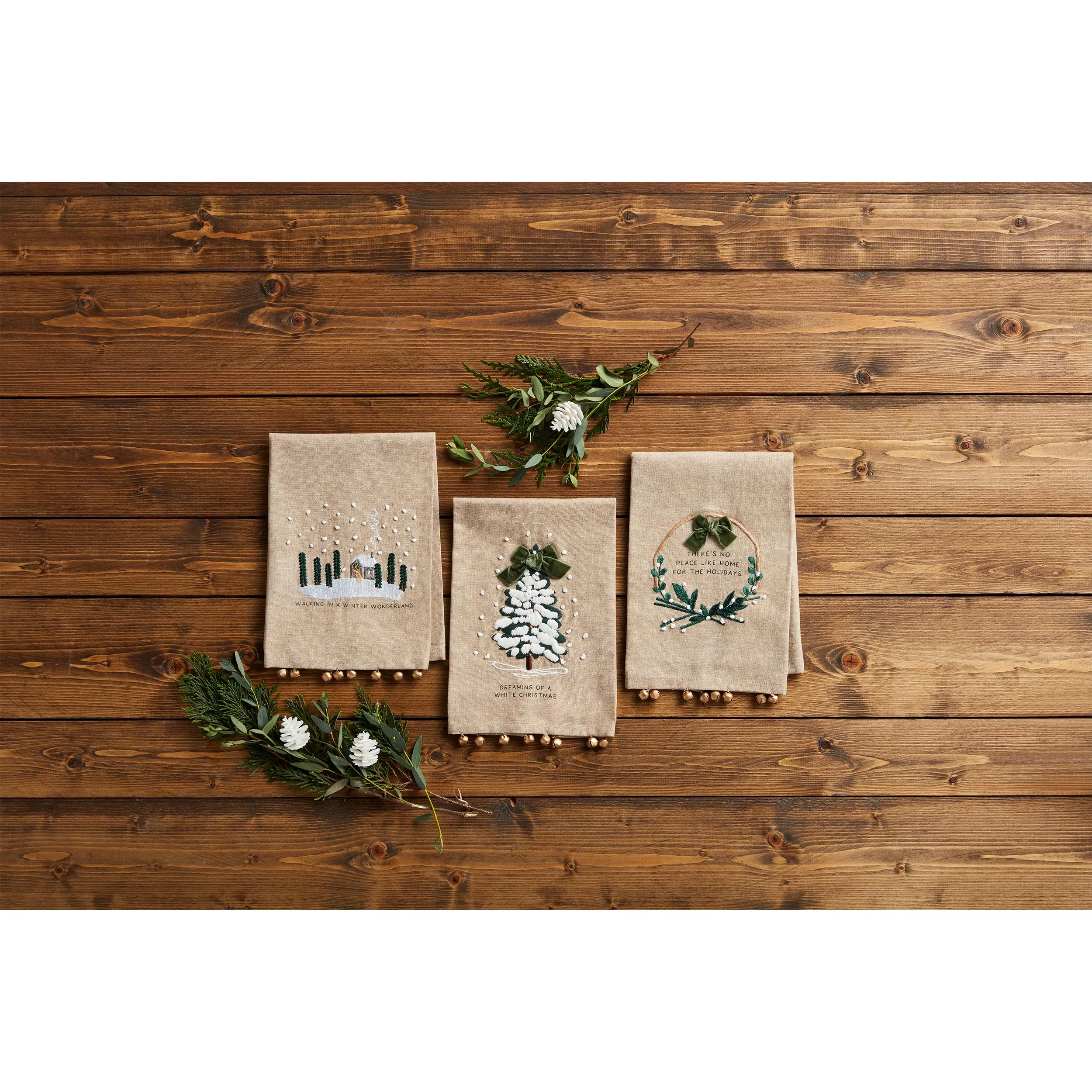 Mud Pie The Wreath Jingle Bell White Christmas Towel