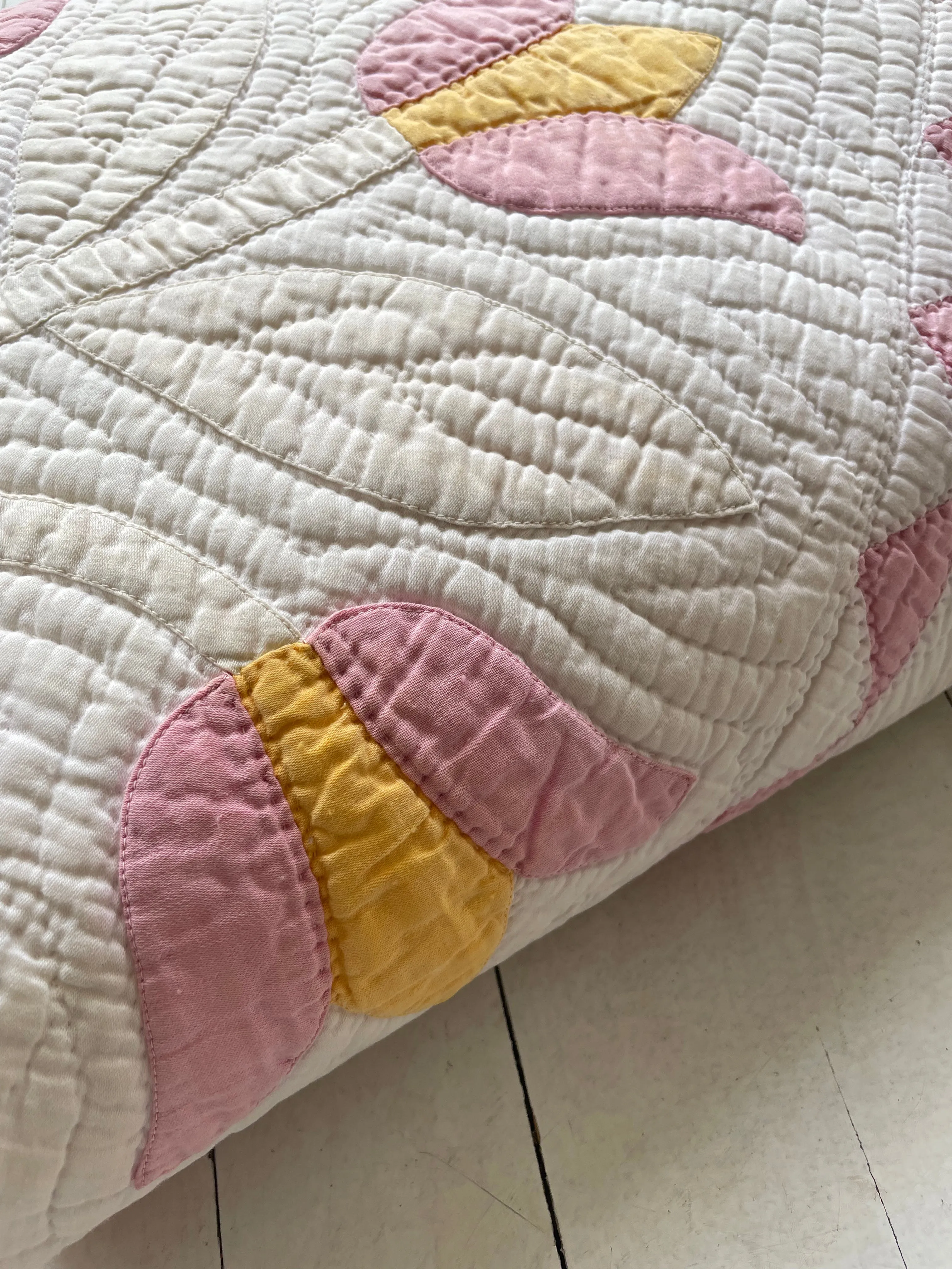 Oak Leaf & Tulip Antique Quilt