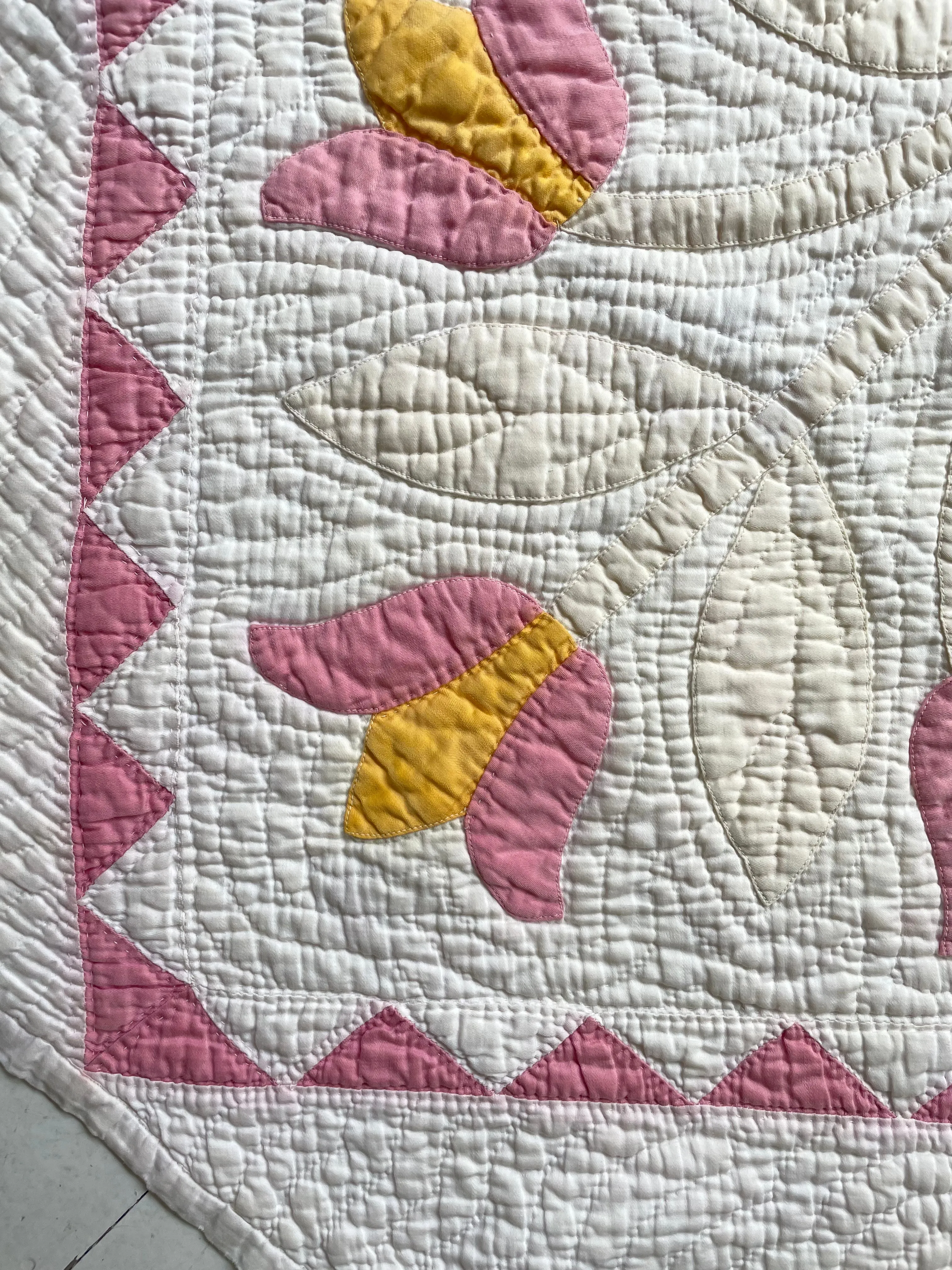 Oak Leaf & Tulip Antique Quilt