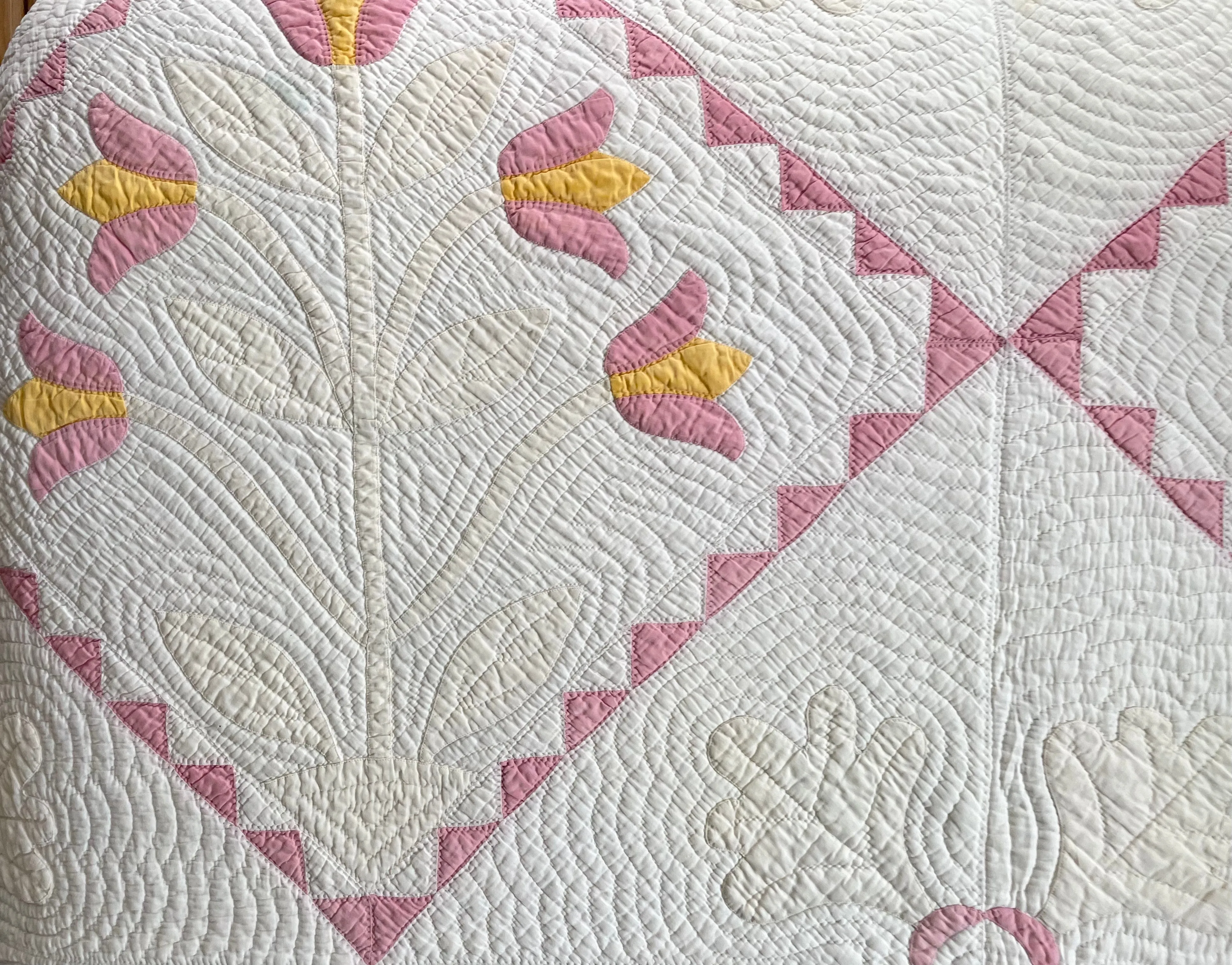 Oak Leaf & Tulip Antique Quilt