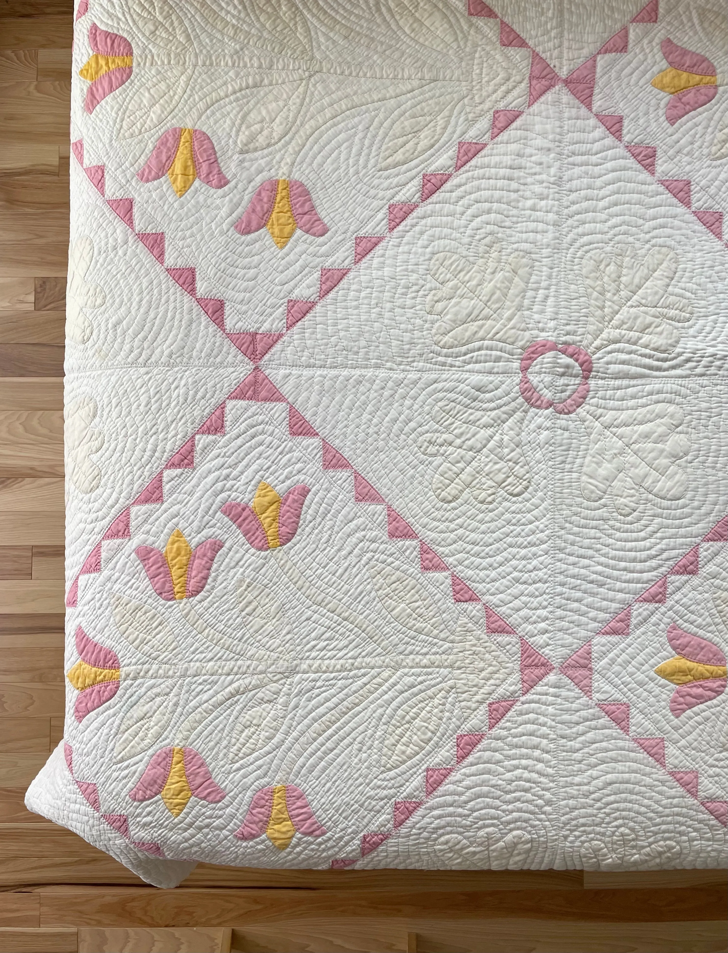 Oak Leaf & Tulip Antique Quilt