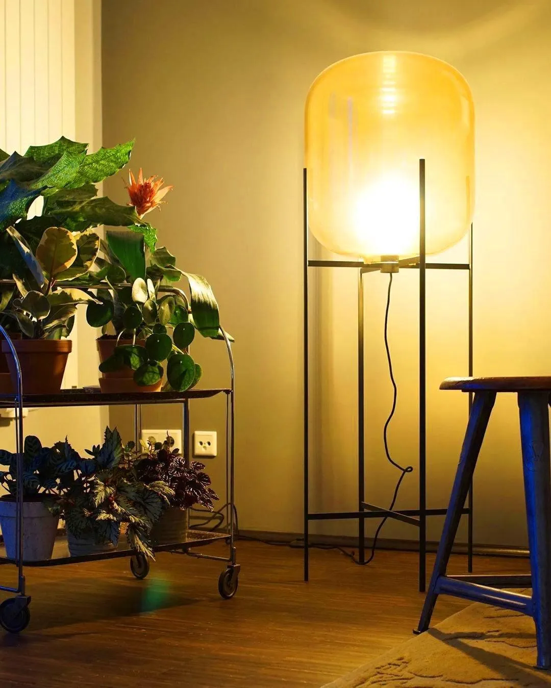 Oda Floor lamp