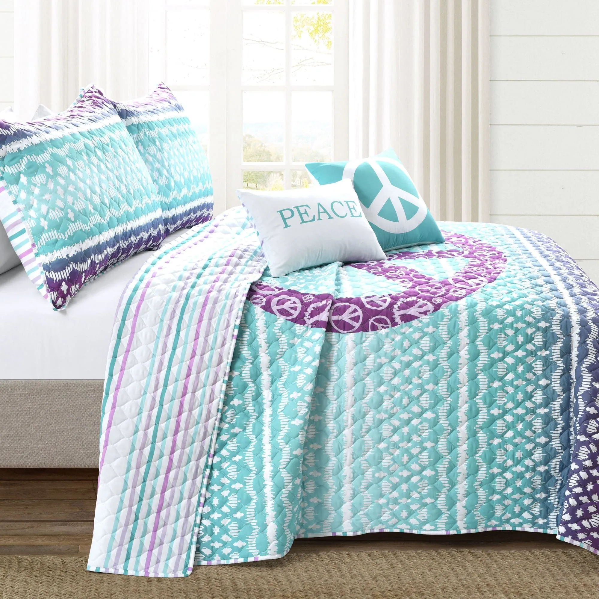 Peace Ombre Reversible Quilt Set