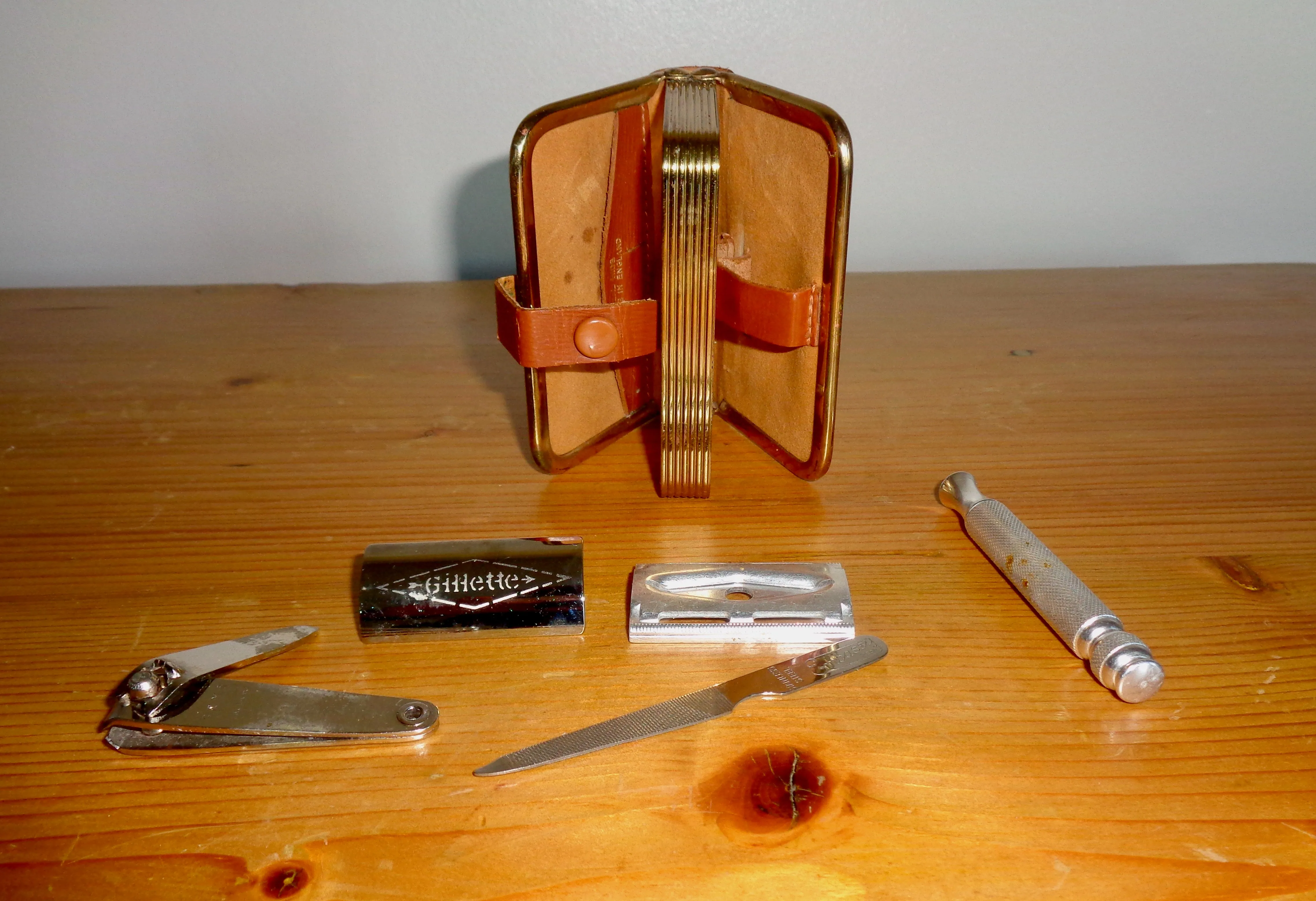 Vintage Mini Travel Grooming Kit Including A Stainless Steel Gillette Wet Razor