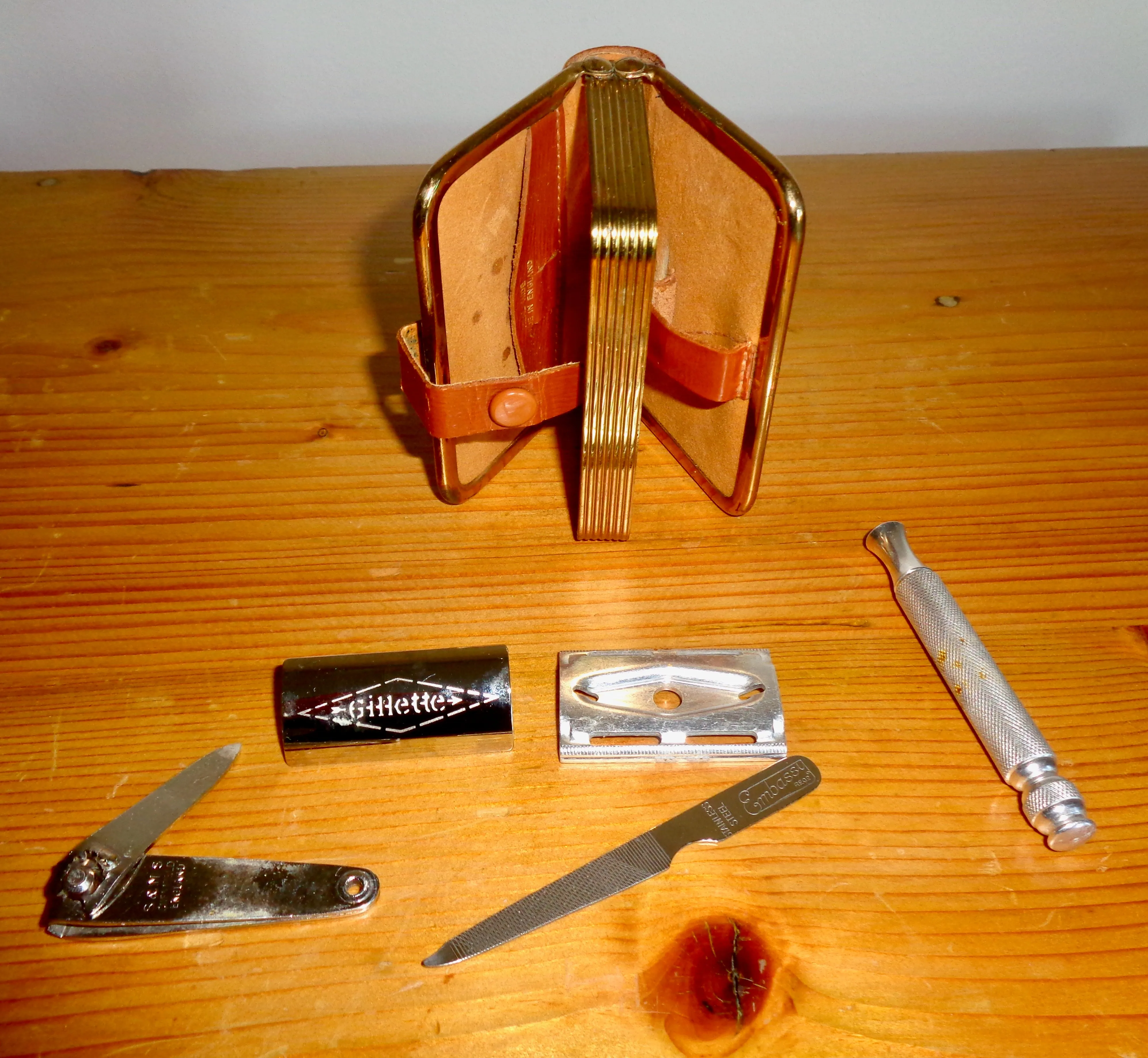 Vintage Mini Travel Grooming Kit Including A Stainless Steel Gillette Wet Razor